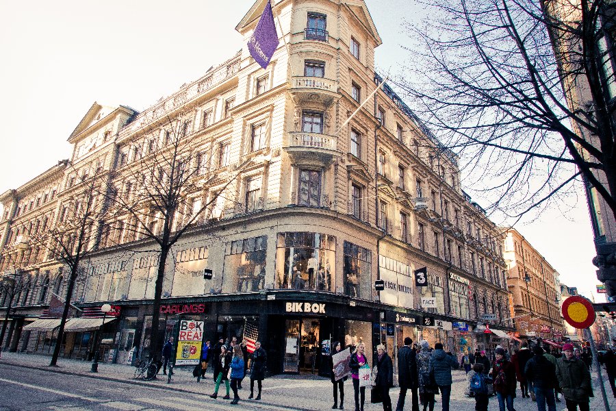 urolog privat stockholm stötvågsbehandling, Drottninggatan 65 i Stockholm, mitt emot varuhuset PUB, där Drottninggatan och Kungsgatan korsar.